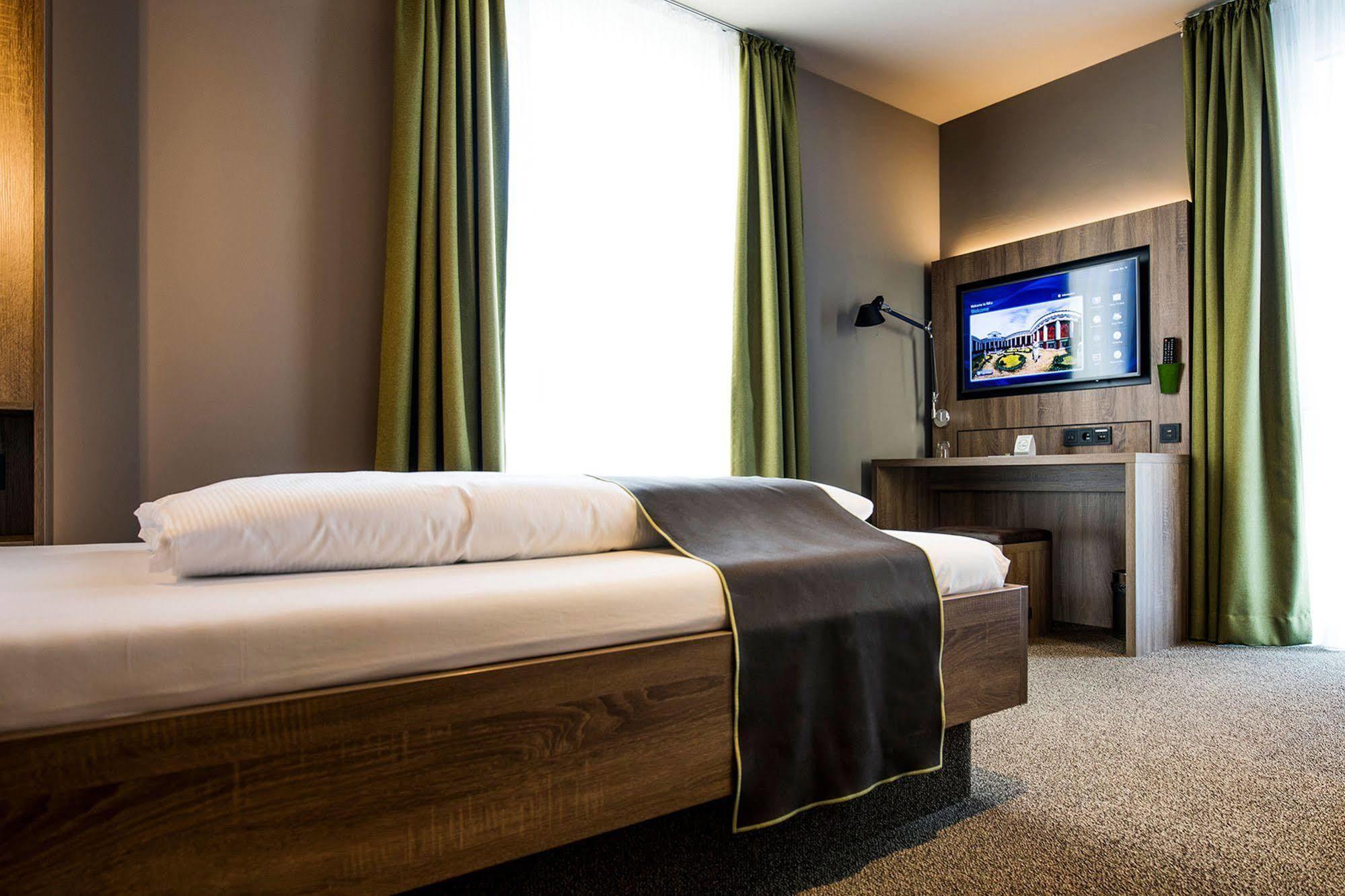 Riku Hotel Ульм Экстерьер фото